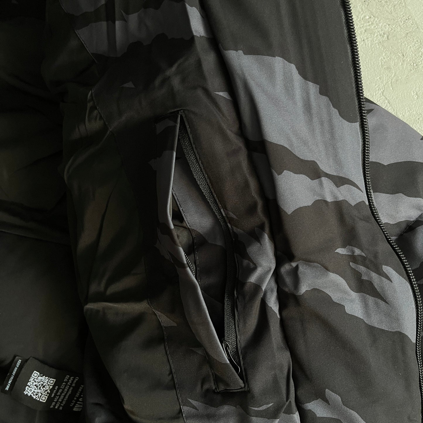 Trapstar Puffer Jacket Hyperdrive Technical Black Tiger Camo