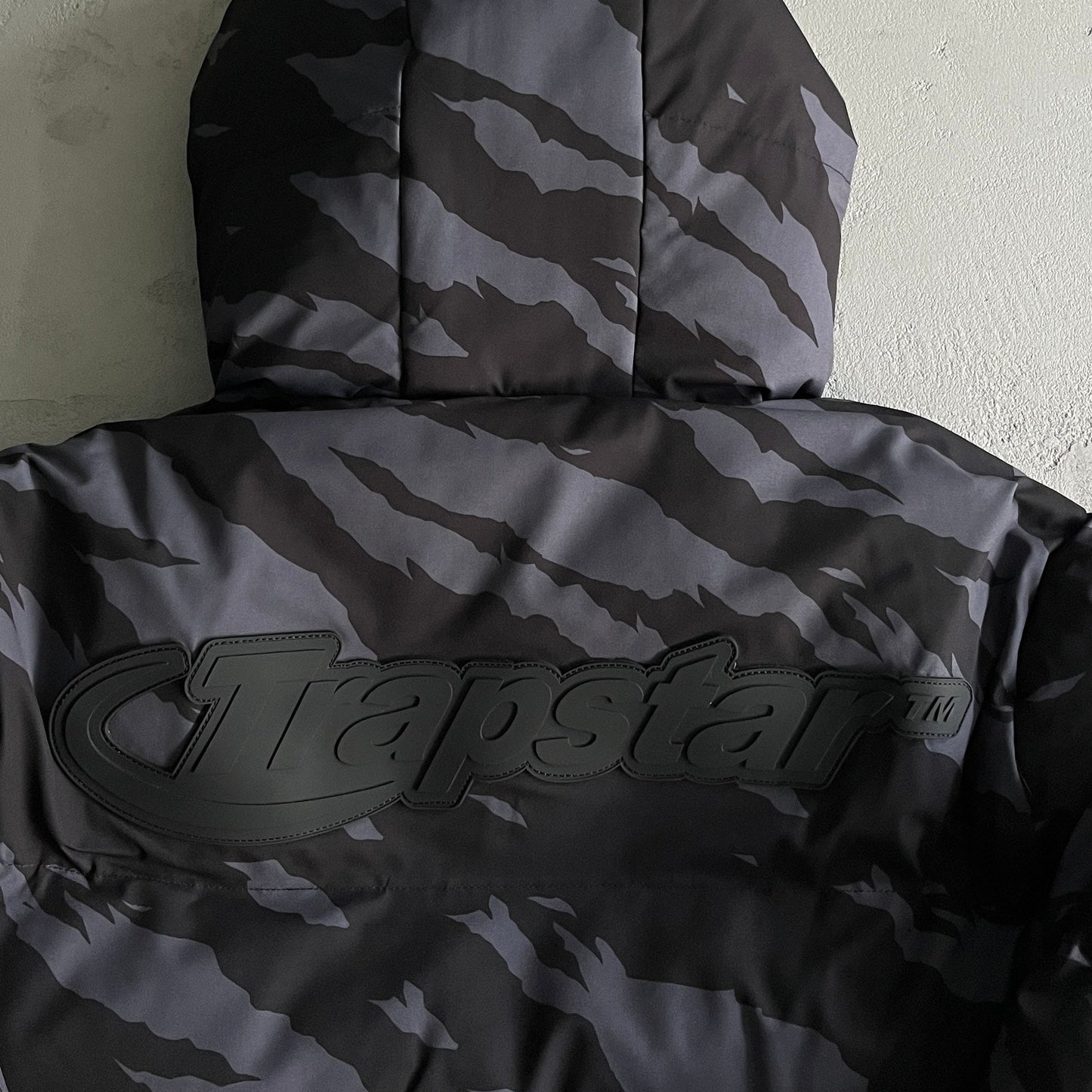 Trapstar Puffer Jacket Hyperdrive Technical Black Tiger Camo